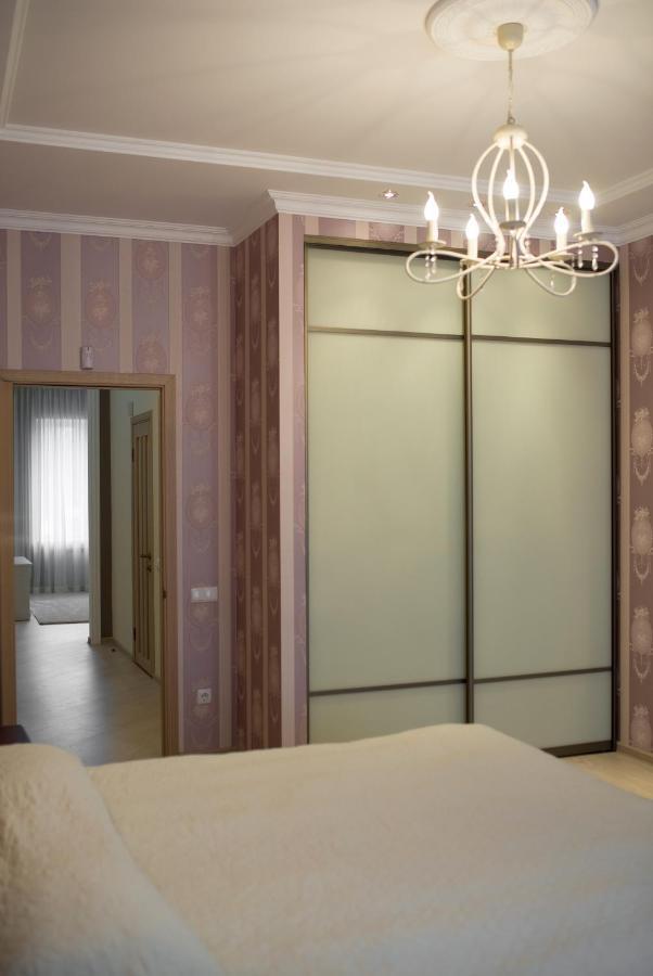 Remarkable Appartments In Town Center Poltava Exterior photo
