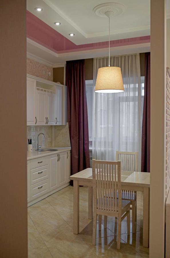 Remarkable Appartments In Town Center Poltava Exterior photo